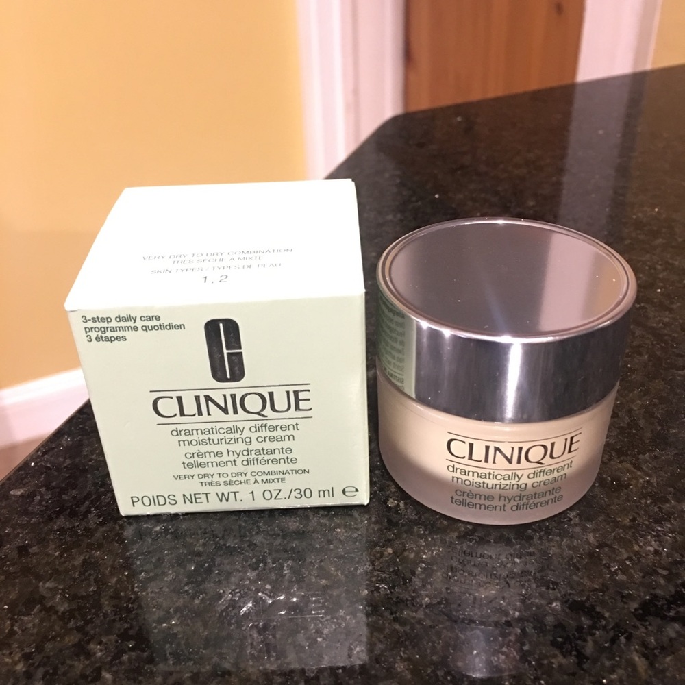 Clinique dramatically different moisturizing cream